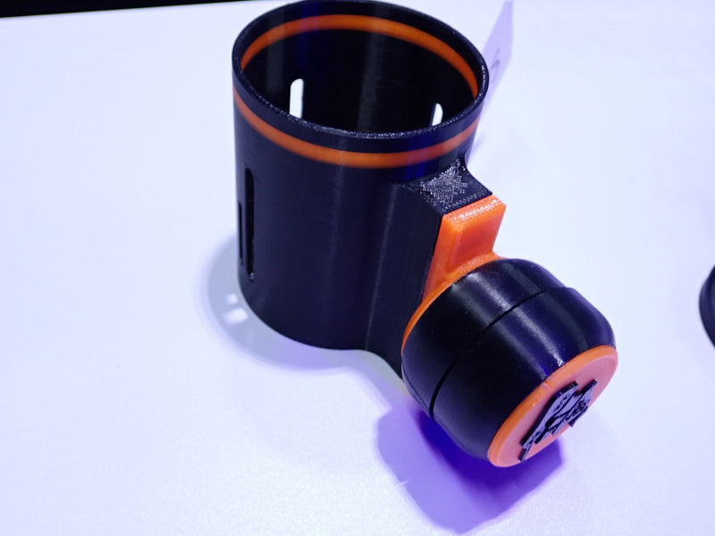 Reef Ahoy "Neptune's Bounty" Frozen Food Feeder Orange/black